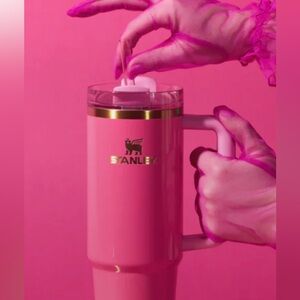 30 Oz New in box authentic 3avaliable